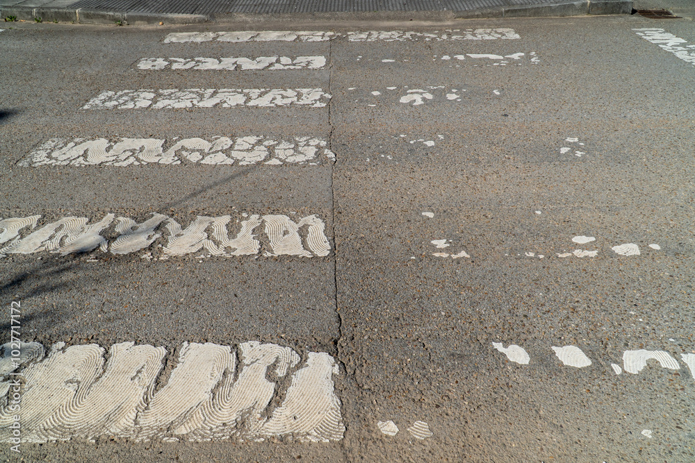 Road markings monitoring